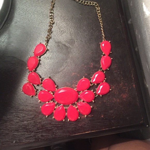 Statement necklace
