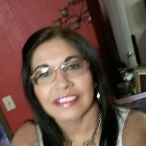 Meet your Posher, Estela