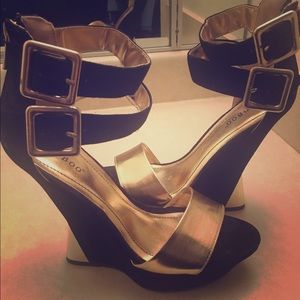 Rocking Black & Gold Wedges