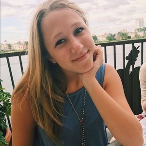 Meet your Posher, Hannah