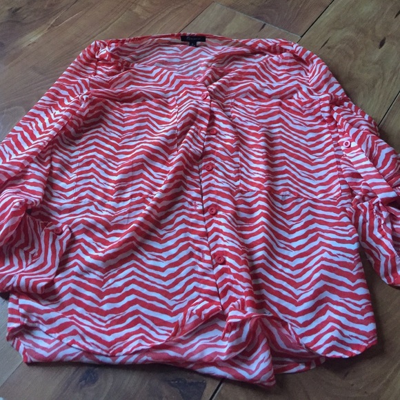 Beautiful blouse - Picture 1 of 2