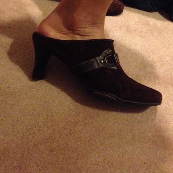 Suede slide on heels 🎀