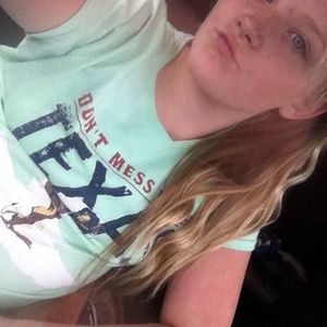 Meet your Posher, Chloe