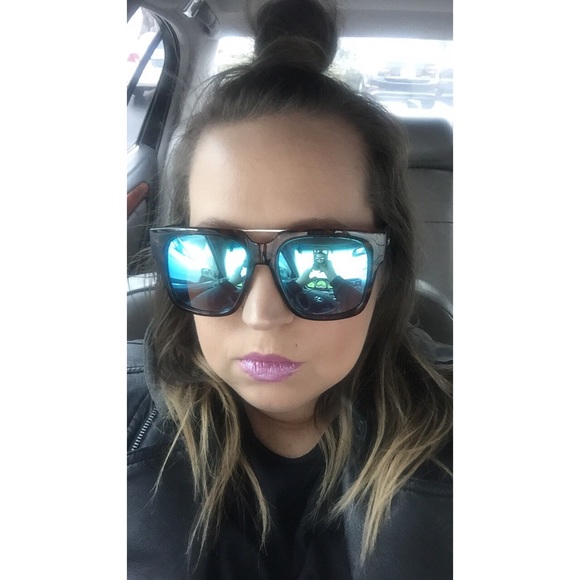 •Meet your Posher, Paisley Rose• - Picture 2 of 5