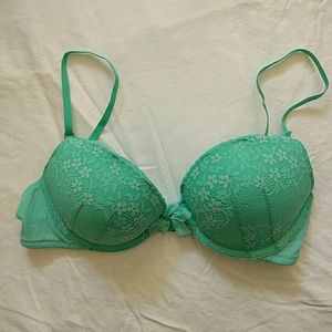 Gilly Hicks Push 'Em Up Plunge Bra