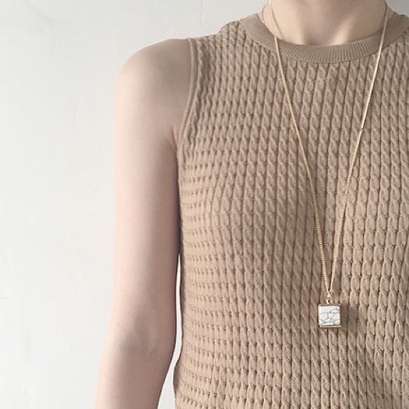 Back in stock White marble necklace - Picture 3 of 3