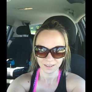 Meet your Posher, Sabrina