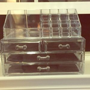Makeup organizer