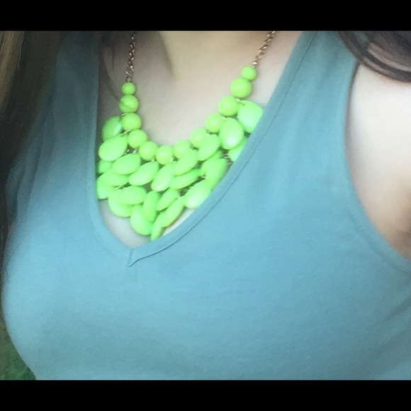 neon green beaded necklace - Picture 2 of 2