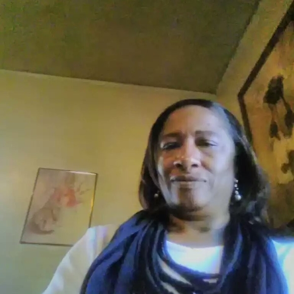 Meet your Posher, Sylvia - Picture 1 of 1