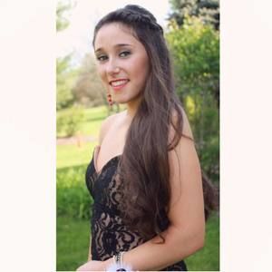 Meet your Posher, Kayla