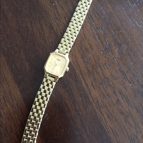 Gold tone women's Seiko Watch - Picture 1 of 2
