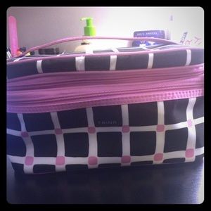 ✨✨SOLD✨✨ Trina makeup bag