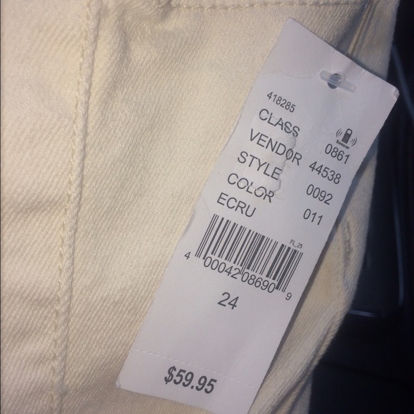 Kendall and Kylie - Picture 2 of 3