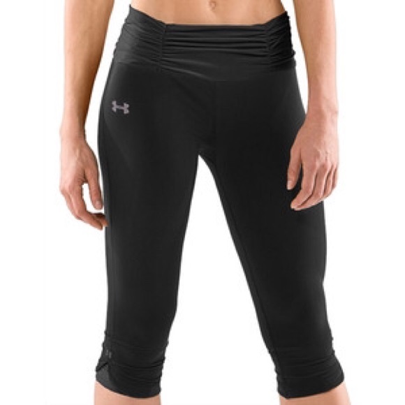 Under Armour compression capri leggings