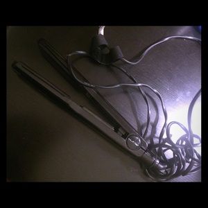 Nume 1" hair straightener