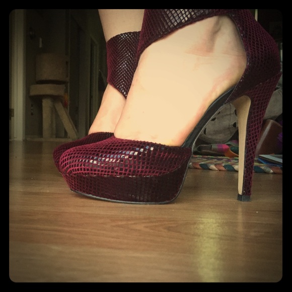 REASONABLE OFFERS ACCEPTED!  Pumps with Ankle Cuff