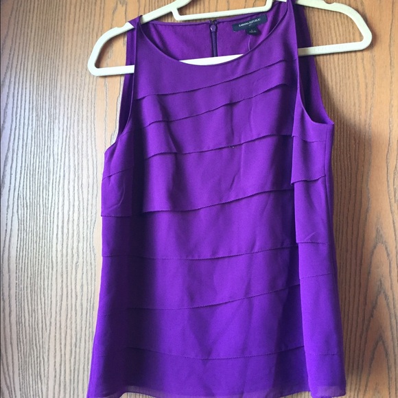 Sleeveless purple shirt