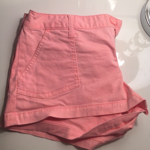 Peach/coral short shorts