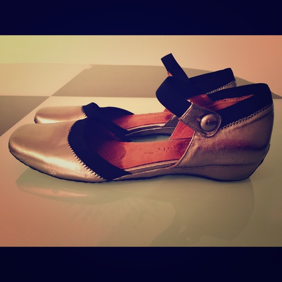 Gentle Souls metallic/black  flats