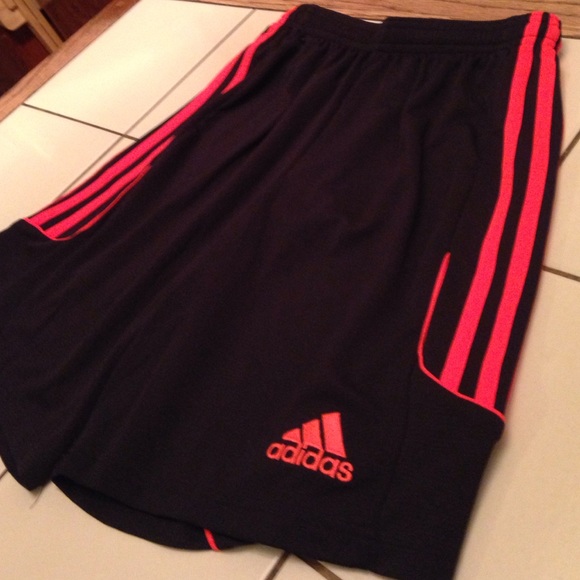 Boys Adidas infared shorts - Picture 2 of 3