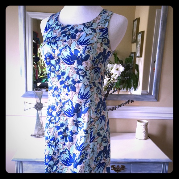 Sold on Vinted Gorgeous blue floral dress