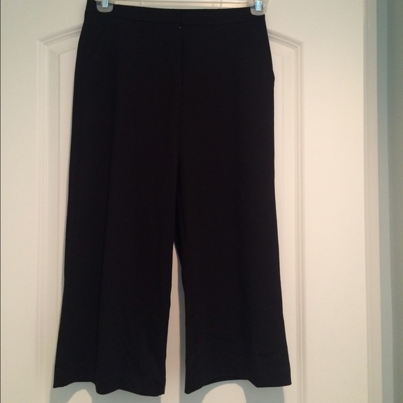 Capri pants - Picture 1 of 4