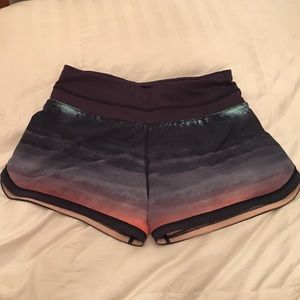 Lululemon groovy run shorts