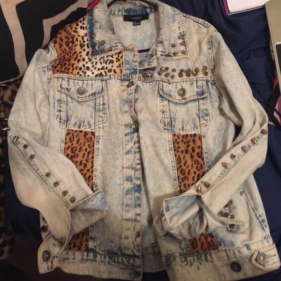 !!SOLD!!Limited addition cheetah print jean jacket