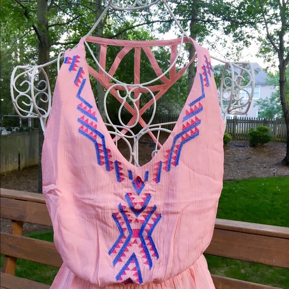 Beautiful pink embroidered top! LAST ONE!! - Picture 4 of 4