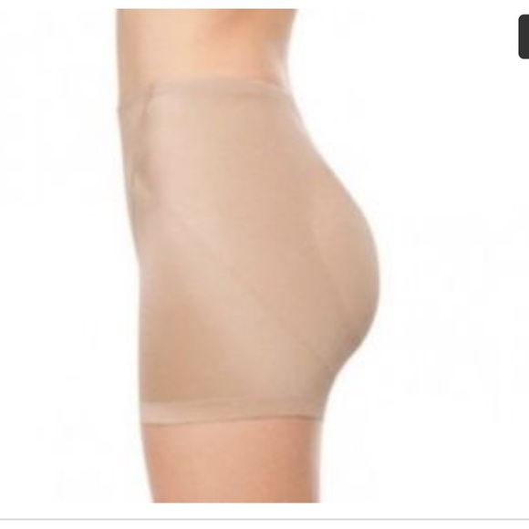 SPANX Slimplicity Butt Boosting Girl Short