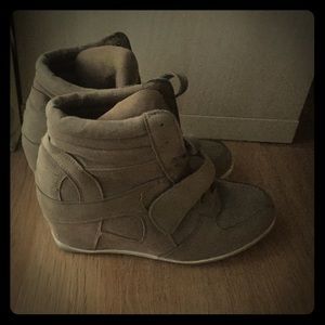 REASONABLE OFFERS ACCEPTED! Wedge Heel Sneaker