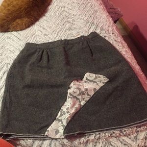 Skirt with small lace detail