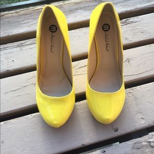 REASONABLE OFFERS ACCEPTED! Yellow Patent Pumps