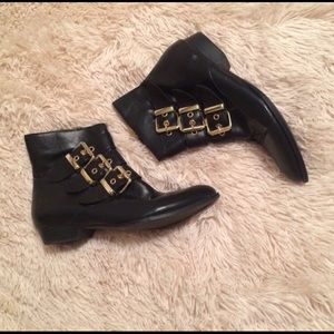 Dolce Vita Black Booties