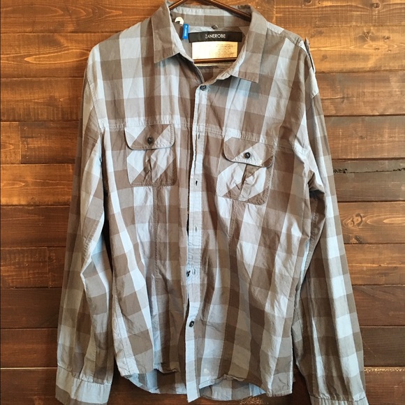 MENS button down plaid shirt