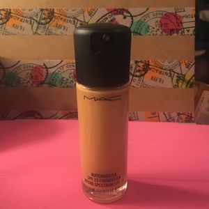 MAC Matchmaster SPF 15 Foundation