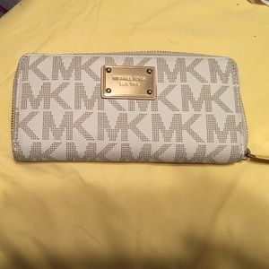 Michael Kors Continental wallet (Monogram)