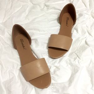 Nude Open toe flat sandals!