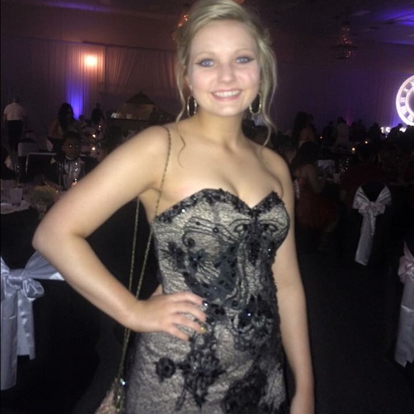 ‼️SOLD‼️Black & nude prom dress