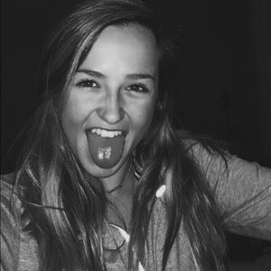 Meet your Posher, Isabel