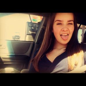 Meet your Posher, Niki