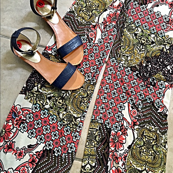 Stunning multicolor jumpsuit!$34 tonight! 👠 - Picture 3 of 3