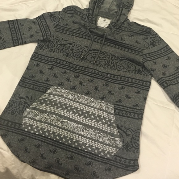 On the byas vintage sweater
