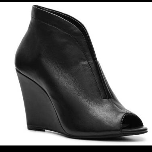 Jessica Simpson Mayson wedge bootie