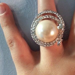 Oversized Pearl Ring