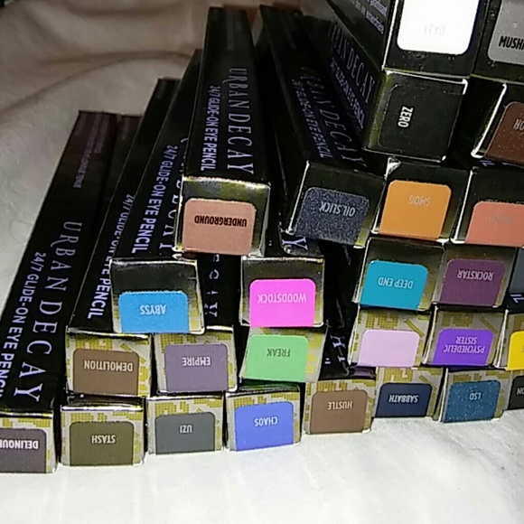 Urban Decay bundle (more pics) - Picture 2 of 4