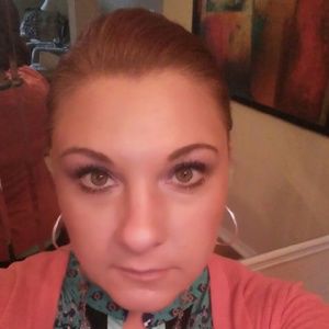 Meet your Posher, Desiree