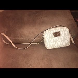 Michael Kors Small Jet Set in White