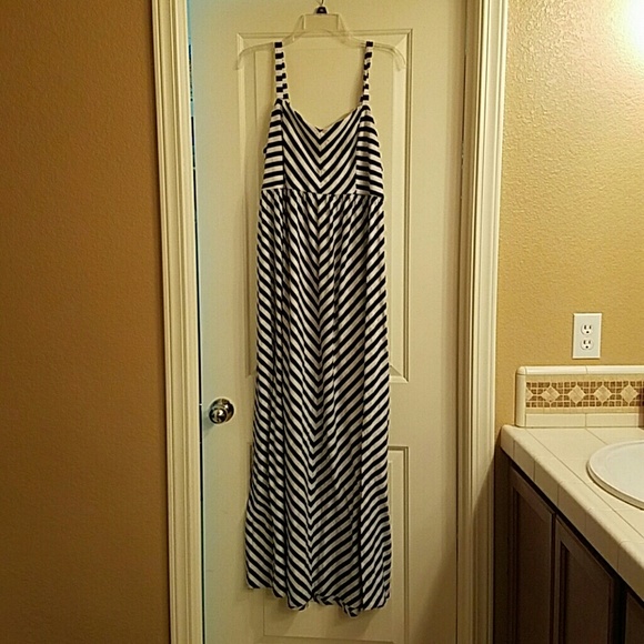 Torrid chevron black and white maxi dress